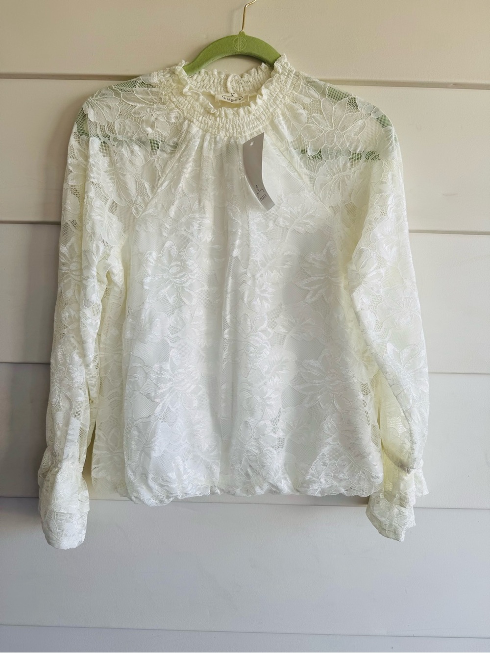 NWT Ember Lace Elastic Waist Blouse M
